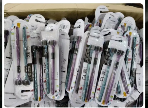 2 pieceThree Sided Toothbrush, 3 Bristle Toothbrush, 3 Sided Toothbrush Sensory Toothbrush Autisms, V-shaped with a gift